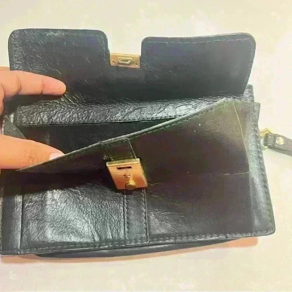 FIOCCHI ITALY BLACK LEATHER MESSENGER BAG  MINI BAG WITH LOCK KEY - Picture 7 of 13